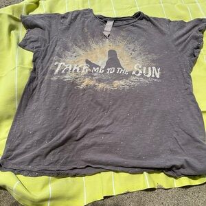 Magnolia Pearl Charcoal 'Take Me to the Sun' Graphic Tee